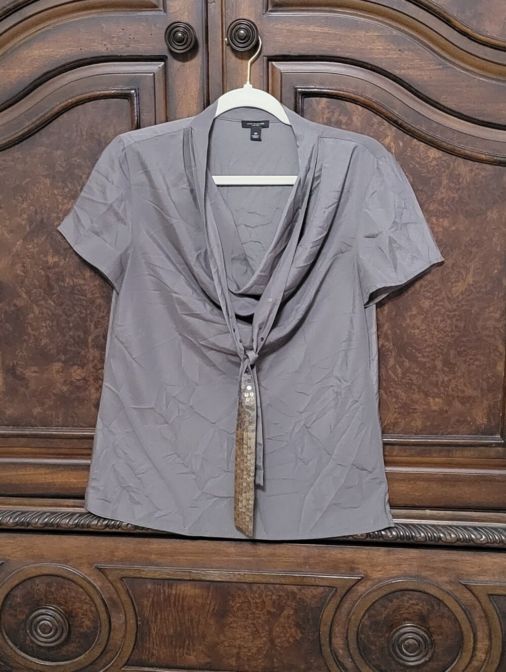 Ann Taylor Short Sleeve Drape Neck Blouse in Gray Size 10